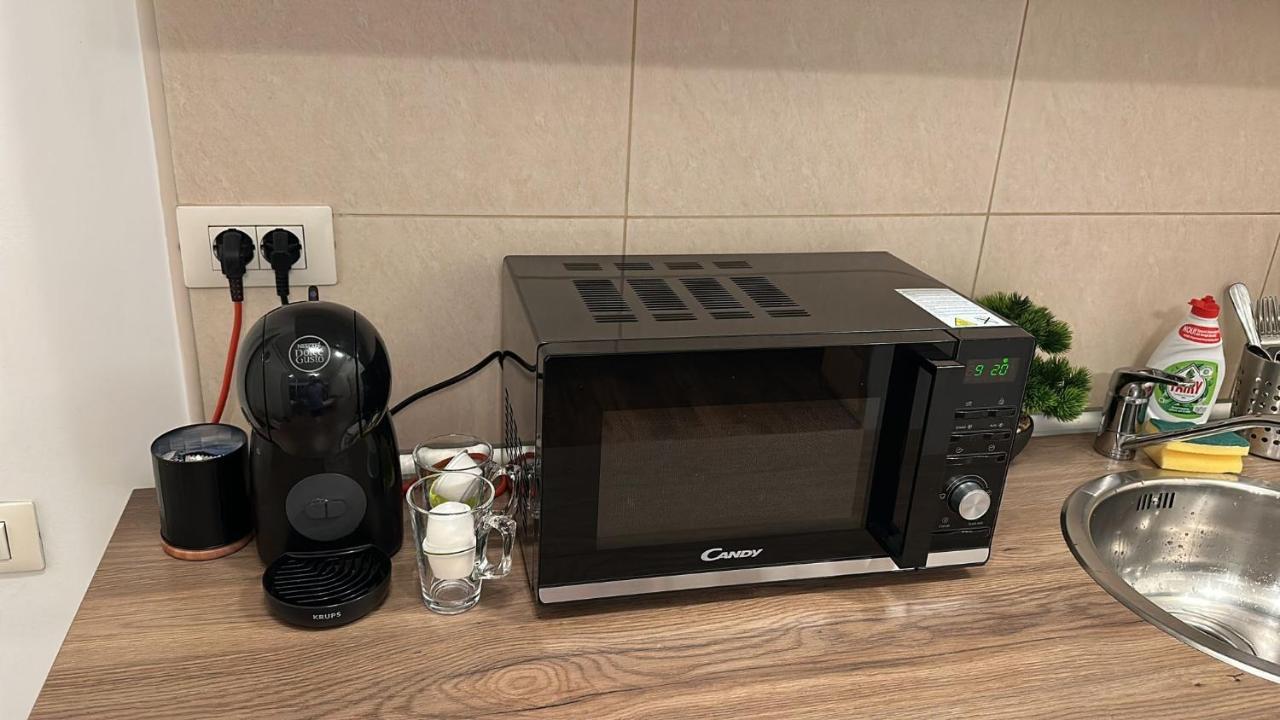 Cozy Apartment With Self Check-In Near Promenada Mall And Verdi Park Bukarest Exteriör bild