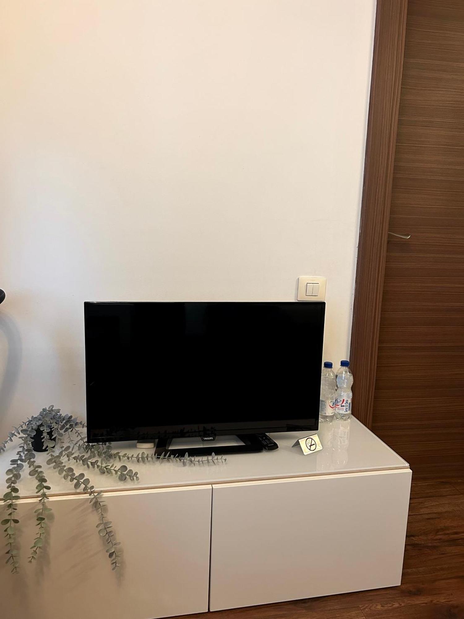 Cozy Apartment With Self Check-In Near Promenada Mall And Verdi Park Bukarest Exteriör bild