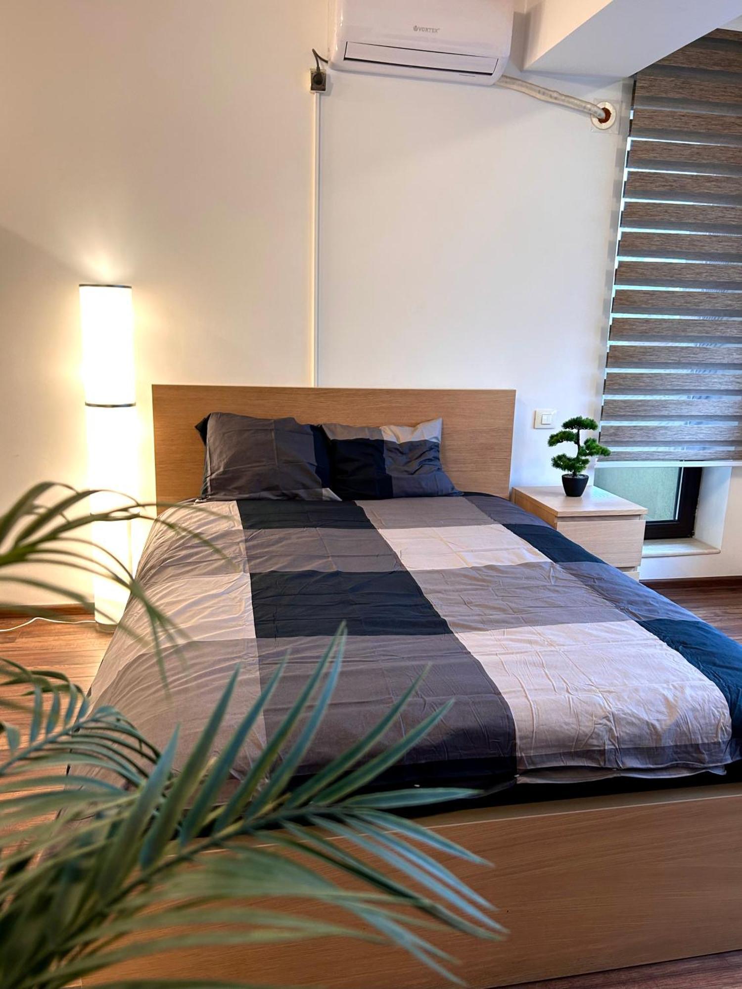 Cozy Apartment With Self Check-In Near Promenada Mall And Verdi Park Bukarest Exteriör bild
