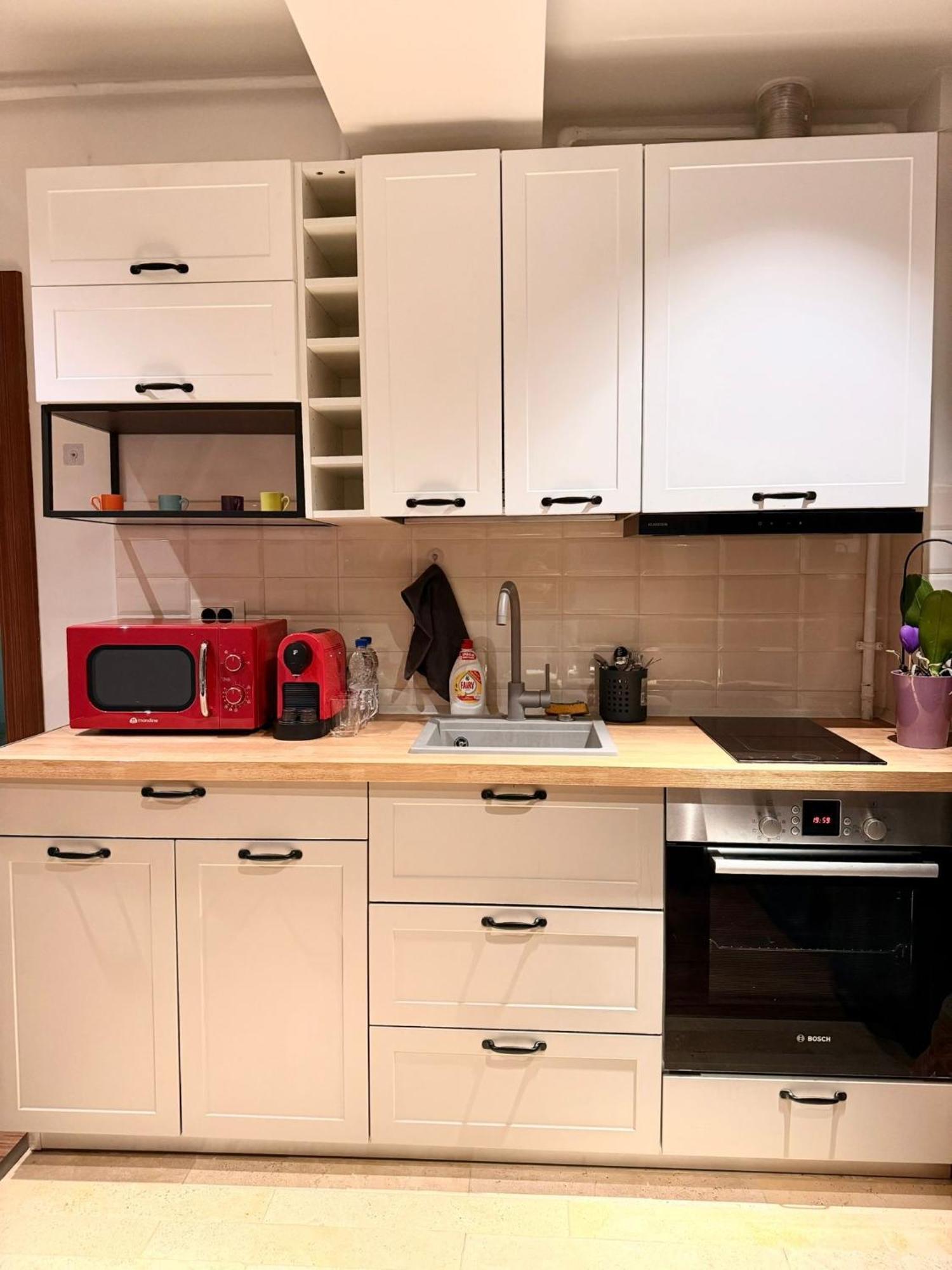 Cozy Apartment With Self Check-In Near Promenada Mall And Verdi Park Bukarest Exteriör bild