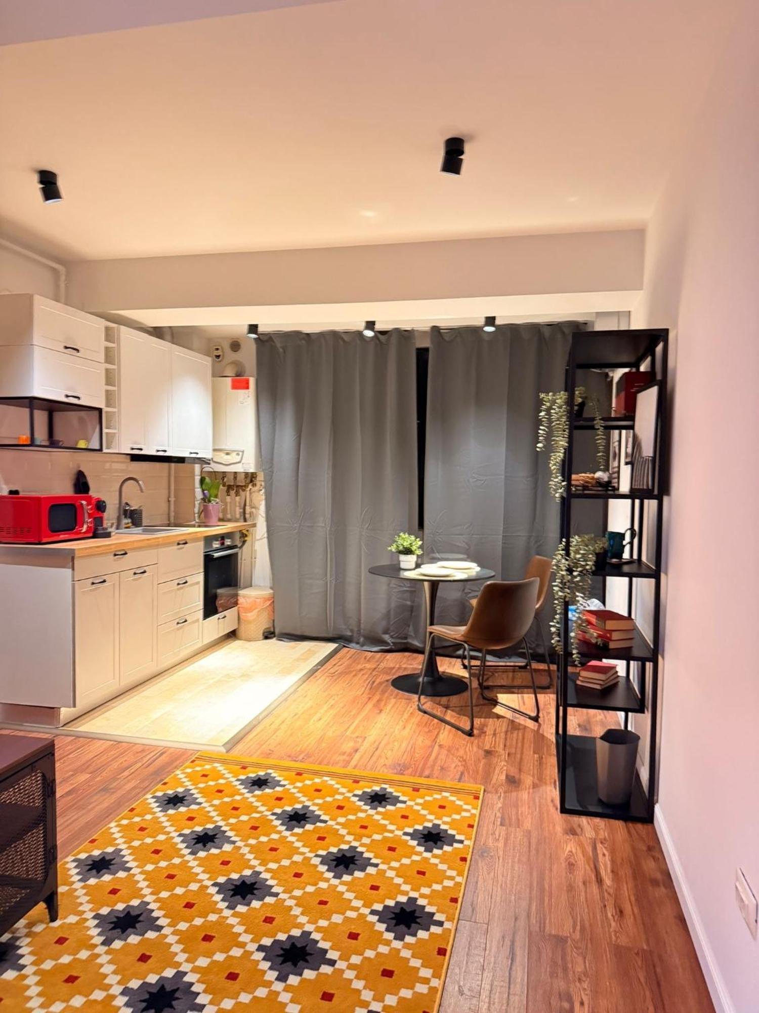 Cozy Apartment With Self Check-In Near Promenada Mall And Verdi Park Bukarest Exteriör bild