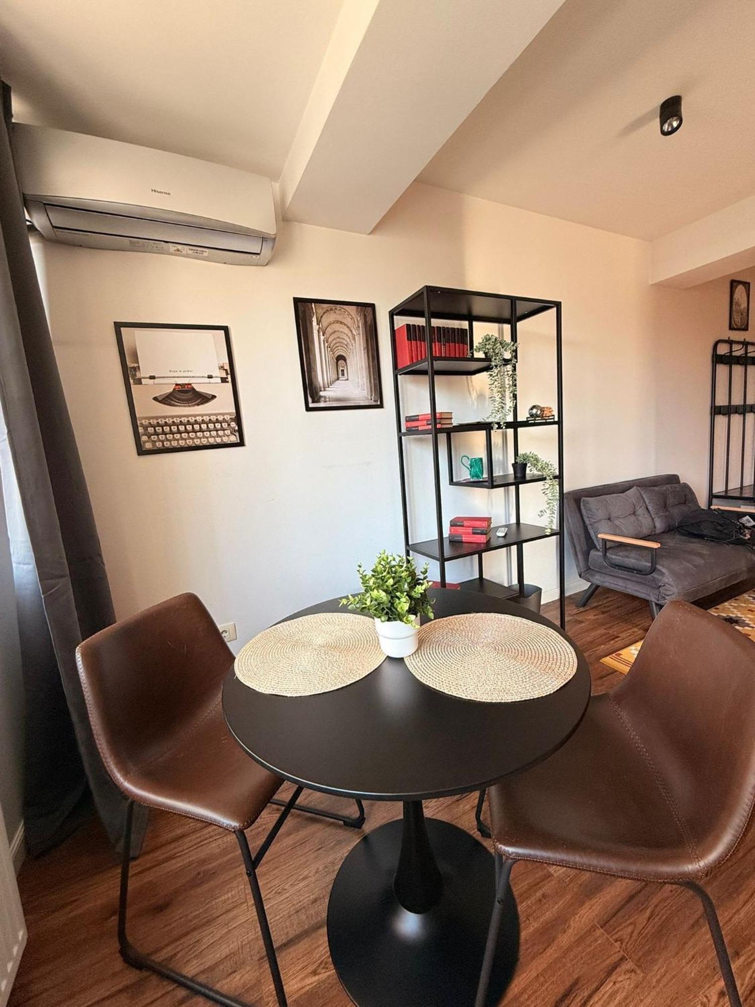 Cozy Apartment With Self Check-In Near Promenada Mall And Verdi Park Bukarest Exteriör bild